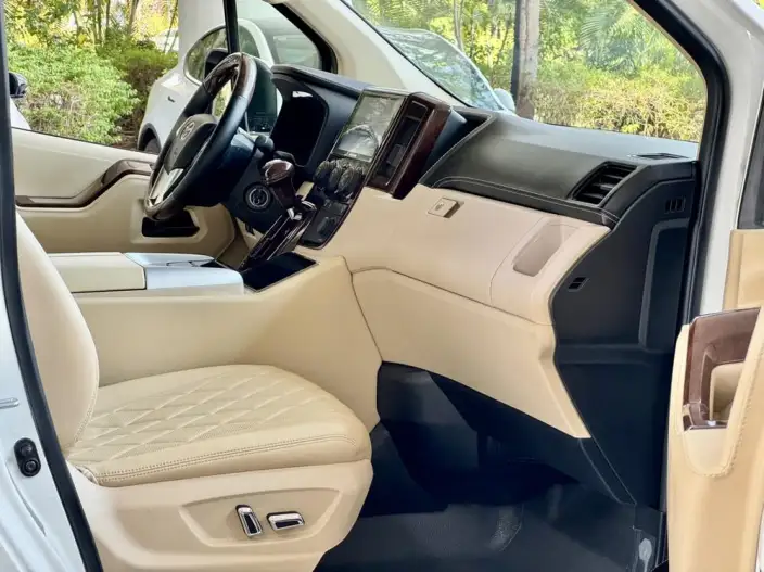 Hiace 2021 Model 3.5L Automatic Rear Drive 7 seat Parallel Imported – фото 9