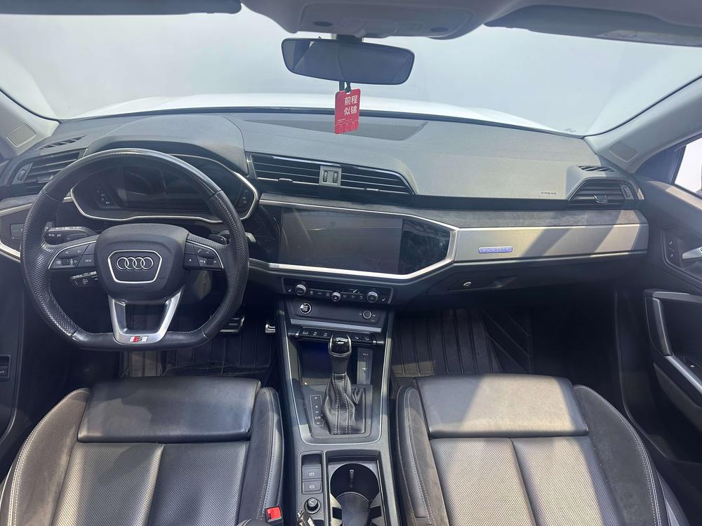 AUDI Q3 Sportback 2023 45 TFSI quattro Luxury – фото 6