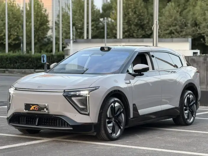 HiPhi HiPhi Y 2023 Model 560km Elite Edition – фото 1
