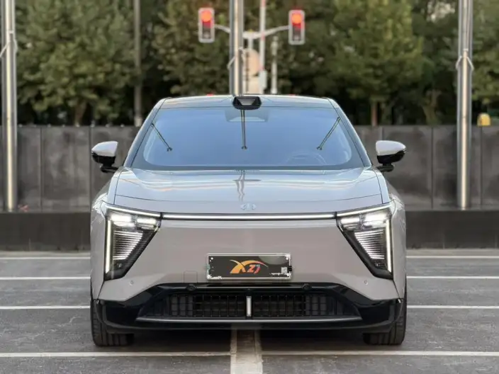 HiPhi HiPhi Y 2023 Model 560km Elite Edition – фото 2