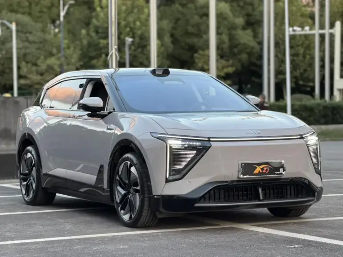 HiPhi HiPhi Y 2023 Model 560km Elite Edition – фото 3