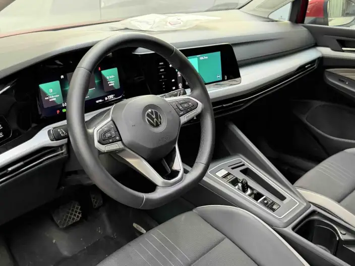 Volkswagen Golf 2023 Model 280TSI DSG Pro – фото 7
