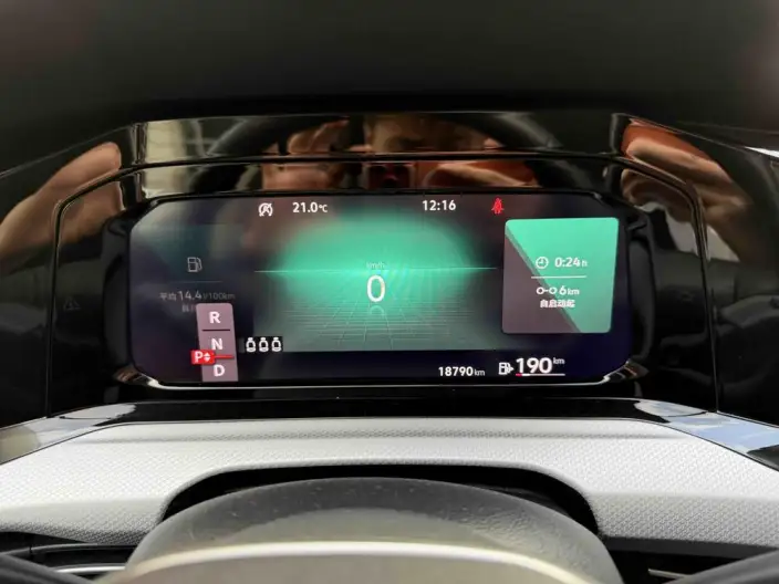 Volkswagen Golf 2023 Model 280TSI DSG Pro – фото 8