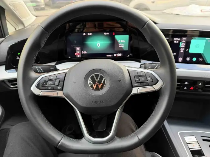 Volkswagen Golf 2023 Model 280TSI DSG Pro – фото 9