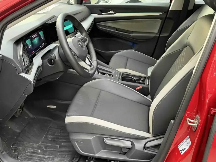 Volkswagen Golf 2023 Model 280TSI DSG Pro – фото 10