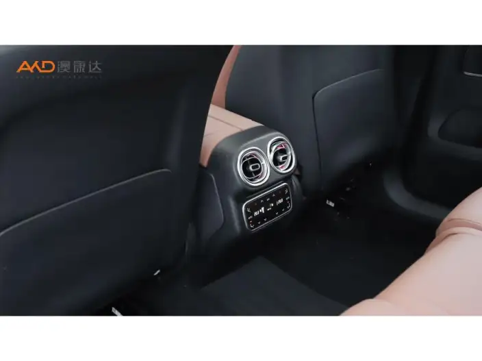 Mercedes-Benz GLC 2024 Model GLC 300 L 4MATIC Dynamic Model 7 seat – фото 5
