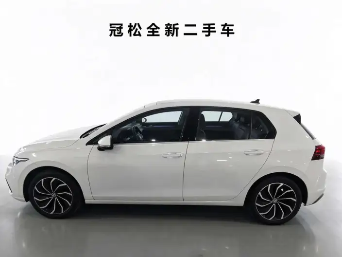 Volkswagen Golf 2021 Model 280TSI DSG Pro First Edition Edition – фото 3