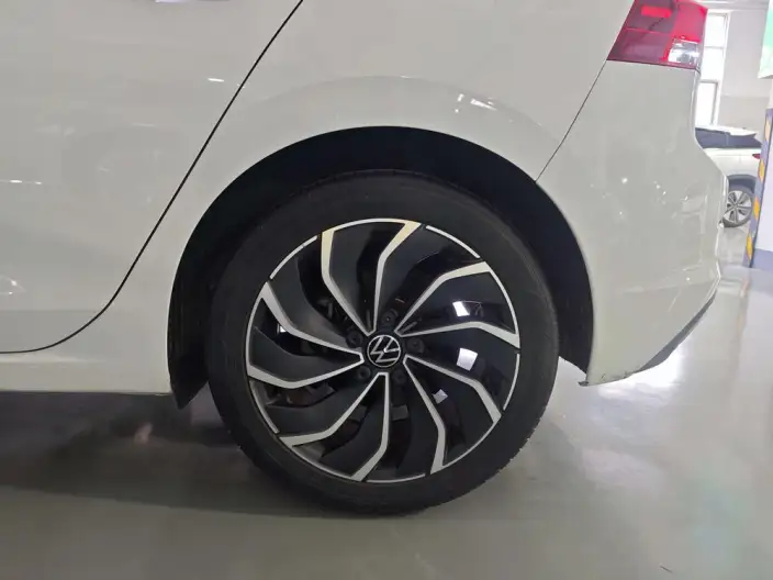 Volkswagen Golf 2021 Model 280TSI DSG Pro First Edition Edition – фото 6