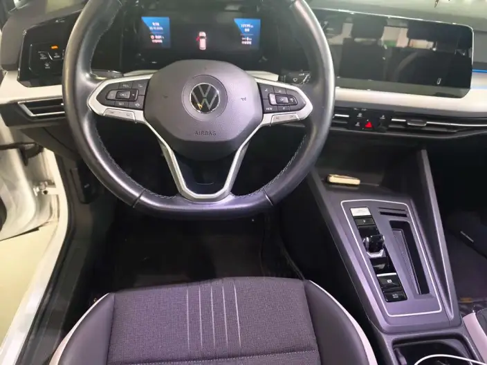 Volkswagen Golf 2021 Model 280TSI DSG Pro First Edition Edition – фото 10