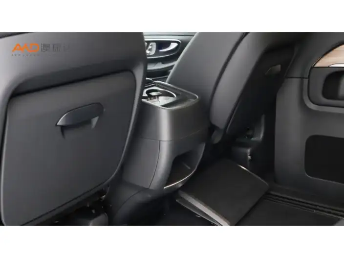 Mercedes-Benz V-Class 2024 Model V 300 Pilot Edition – фото 5