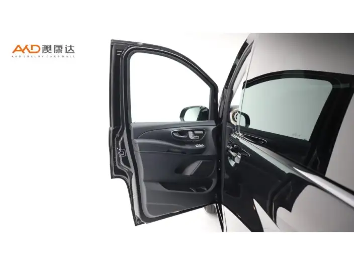 Mercedes-Benz V-Class 2024 Model V 300 Pilot Edition – фото 9