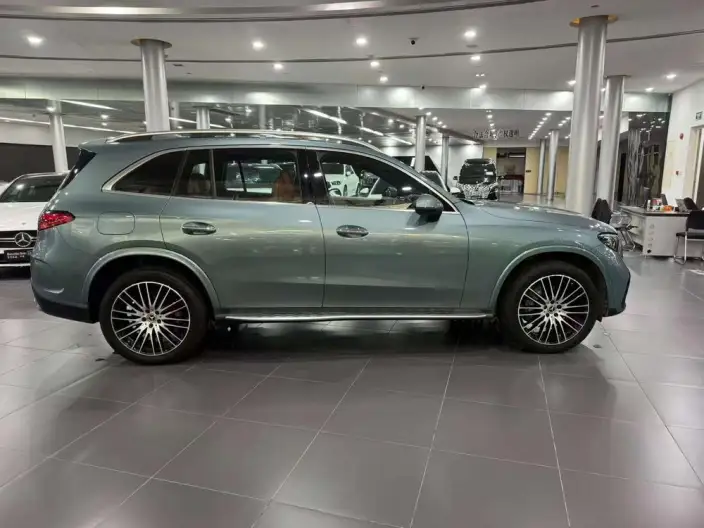 Mercedes-Benz GLC 2024 Model GLC 300 L 4MATIC Luxury Model 5 seat – фото 8
