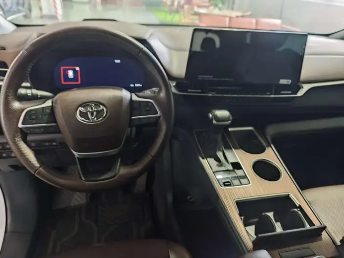 Granvia 2024 Model Intelligent Hybrid 2.5L 4WD Noble PLUS Edition – фото 9