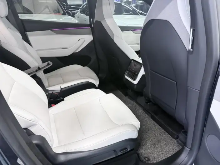 Model Y L 2026 Model Standard Edition – фото 7