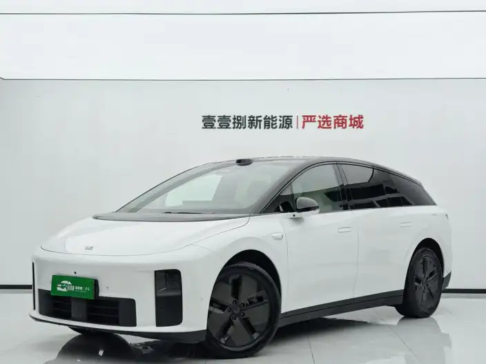 Li Auto i6 2025 Model 2WD Standard Edition – фото 1