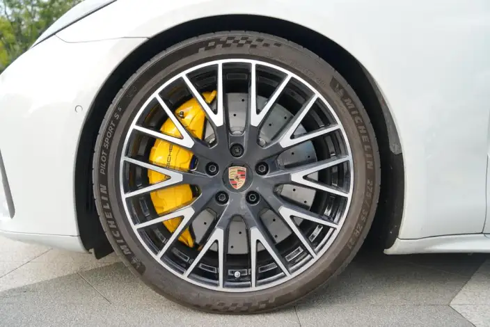 Panamera E-Hybrid 2025 Model Panamera 4 E-Hybrid Executive Extended Edition 2.9T – фото 10
