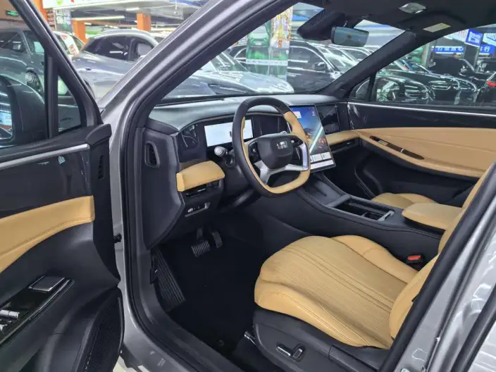 Geely Galaxy L7 2023 Model 1.5T DHT 115km PLUS – фото 8