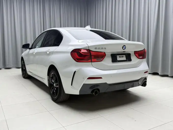 BMW 1 Series 2021 Model 120i M Sports Night Edition – фото 4