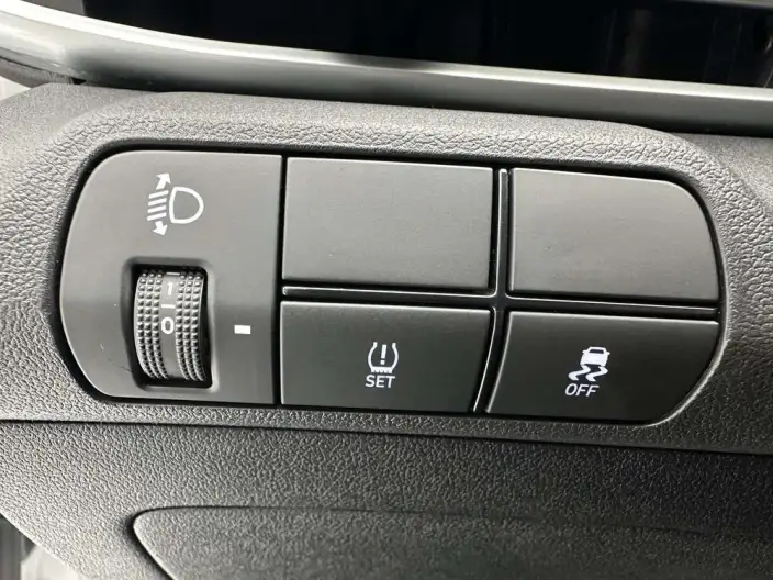 Hyundai Ioniq 2023 Model 1.5L CVT GLX Elite Edition – фото 8
