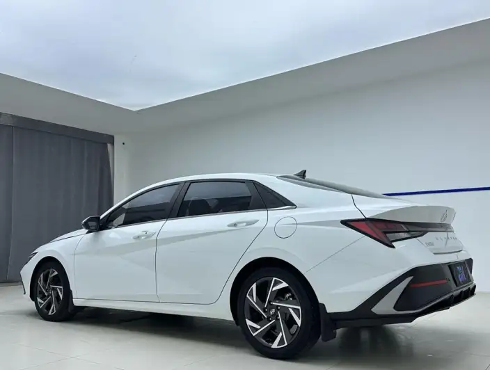 Hyundai Ioniq 2023 Model 1.5L CVT LUX Premium Edition – фото 4