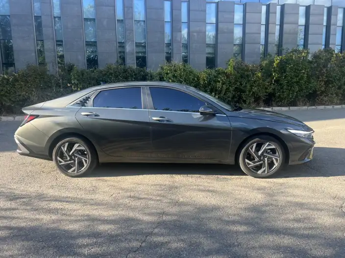 Hyundai Ioniq 2023 Model 1.5L CVT GLX Elite Edition – фото 8