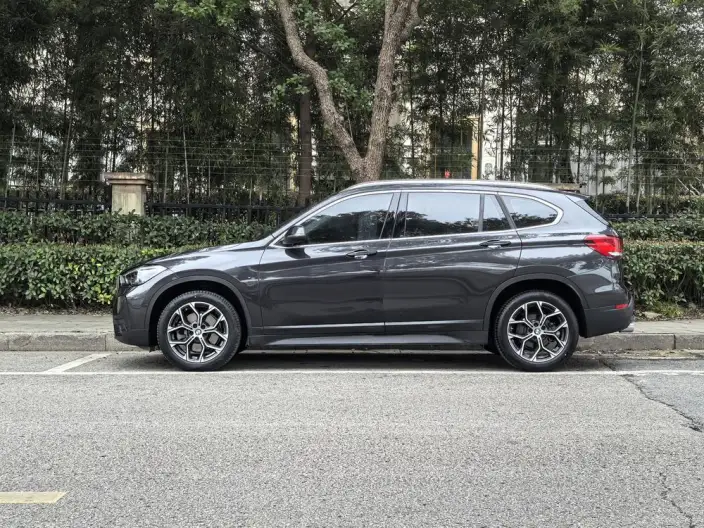 BMW X1 2022 Model sDrive25Li Leading Model – фото 3