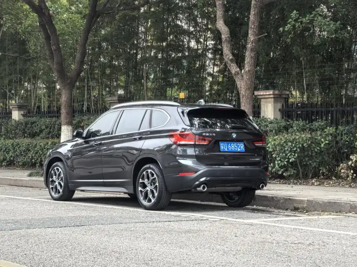 BMW X1 2022 Model sDrive25Li Leading Model – фото 4