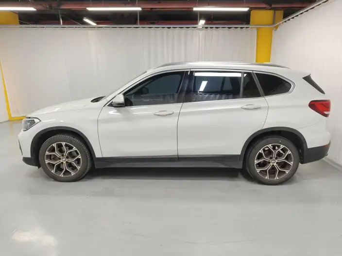 BMW X1 2022 Model sDrive25Li Leading Model – фото 4