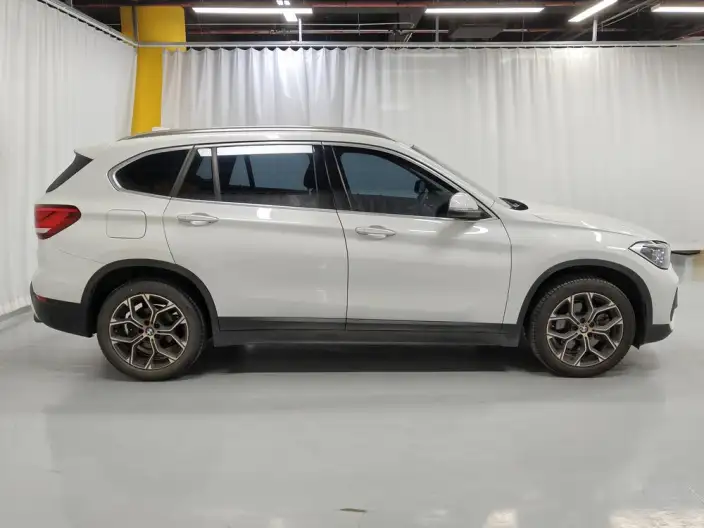 BMW X1 2022 Model sDrive25Li Leading Model – фото 8