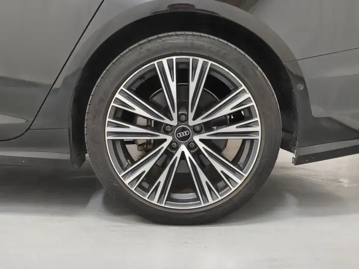 Audi A6L 2023 Model Facelift 55 TFSI quattro Exclusive Dynamic Model – фото 9
