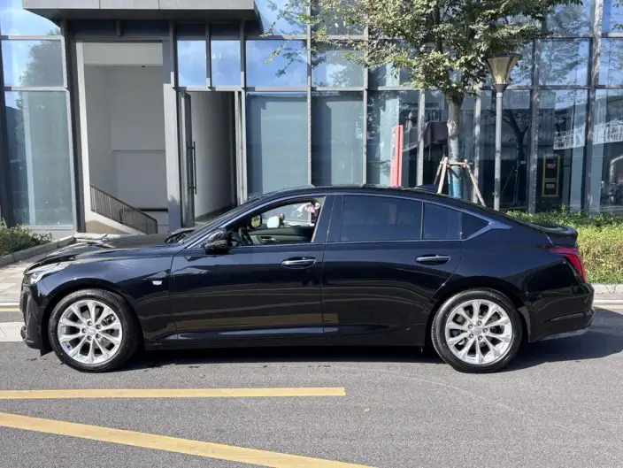 Cadillac CT5 2023 Model 28T Luxury Model Standard Edition – фото 3