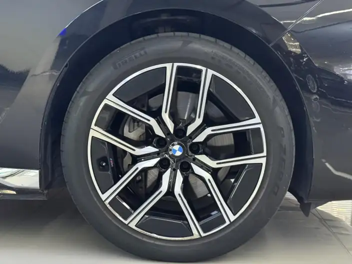 BMW i7 2023 Model eDrive50L Leading Model M Sports Set – фото 6