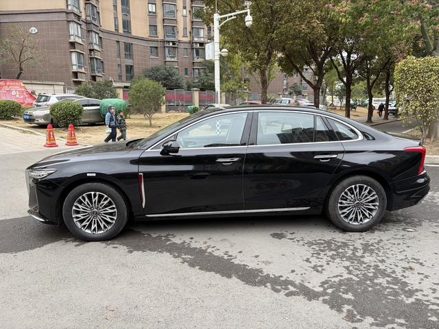 Hongqi H5 2023 1.5T DCT Smart Connect Flag Joy – фото 4