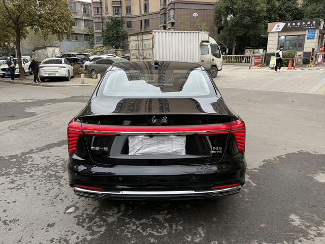 Hongqi H5 2023 1.5T DCT Smart Connect Flag Joy – фото 11