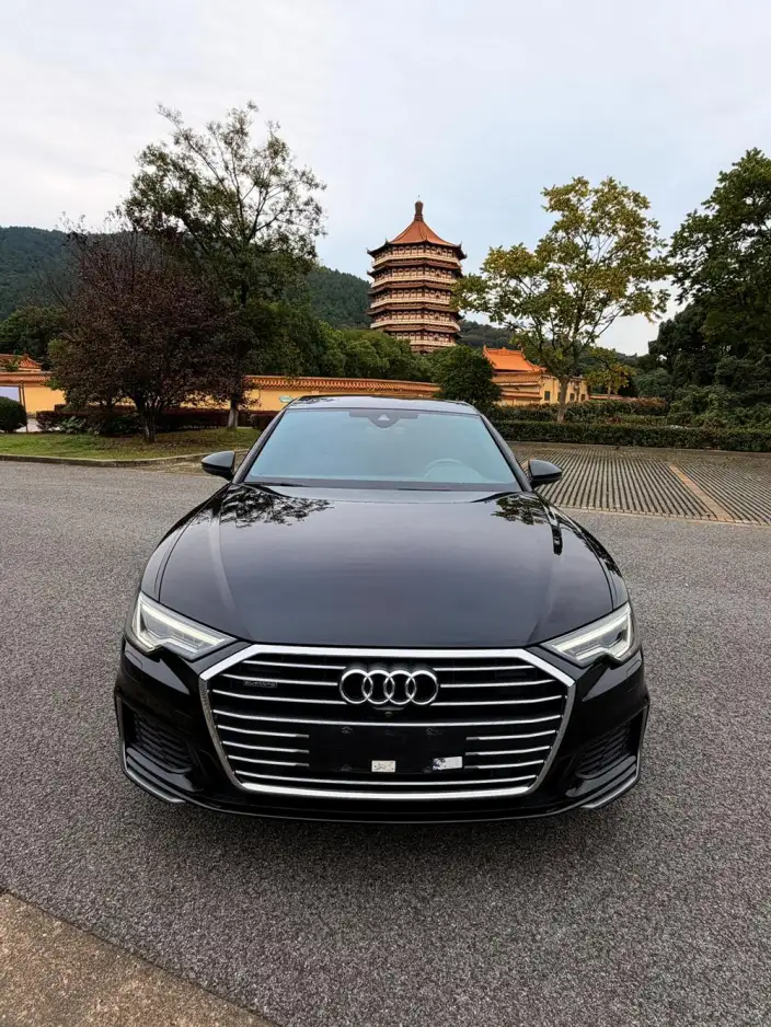 Audi A6L 2022 Model 55 TFSI quattro Exclusive Dynamic Model – фото 2