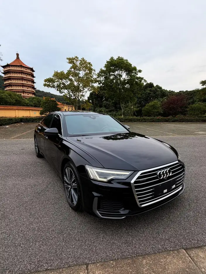 Audi A6L 2022 Model 55 TFSI quattro Exclusive Dynamic Model – фото 3
