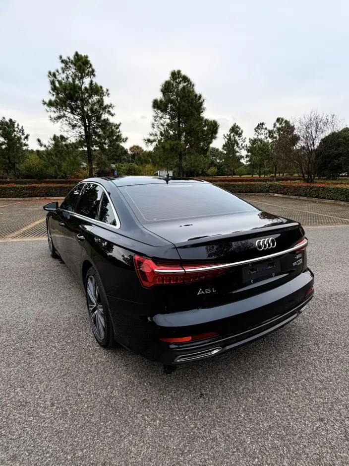 Audi A6L 2022 Model 55 TFSI quattro Exclusive Dynamic Model – фото 4