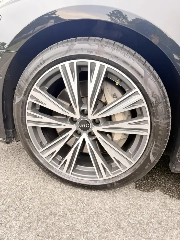 Audi A6L 2022 Model 55 TFSI quattro Exclusive Dynamic Model – фото 7