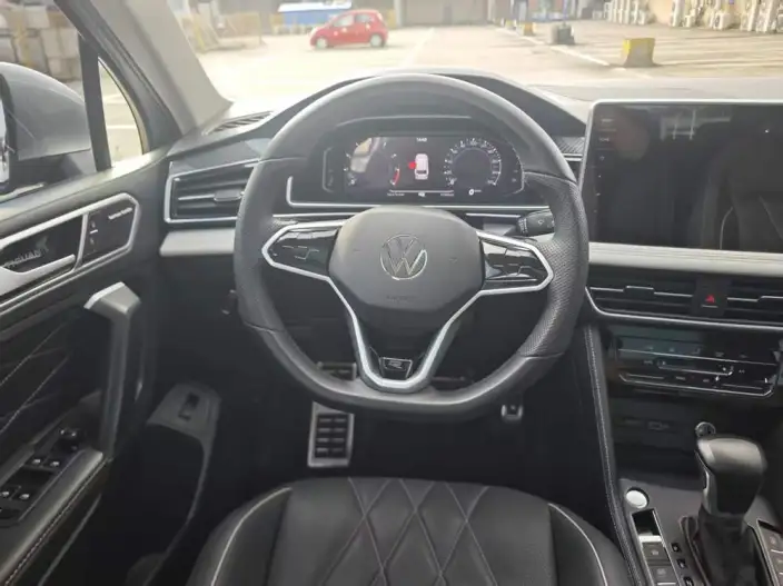 Volkswagen Tiguan L 2023 Model 330TSI 2WD Smart Edition – фото 10