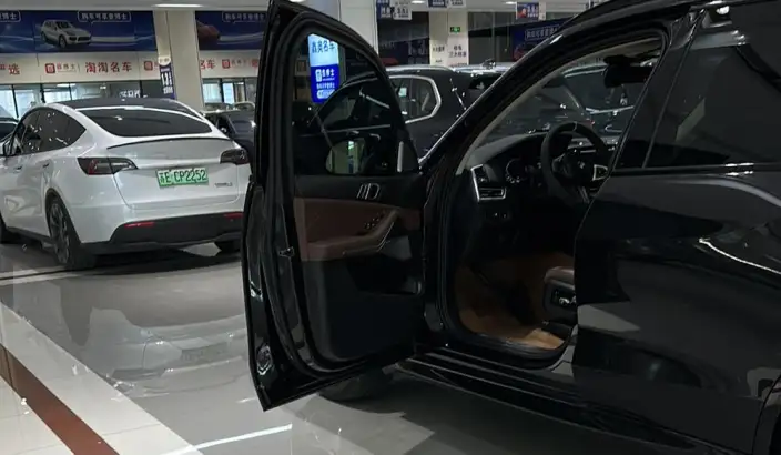 BMW X5 Imported 2022 Model xDrive40i Exclusive Model M Sports Set – фото 9