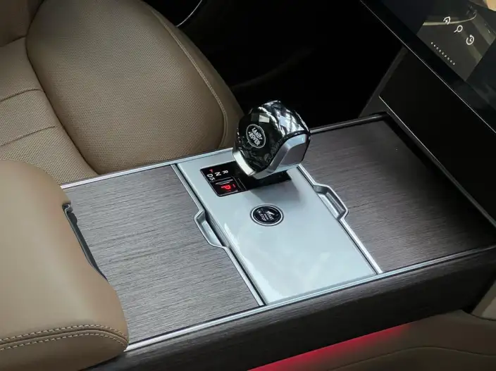 Range Rover 2025 Model 3.0 L6 400PS Shengshi Extended Edition – фото 7