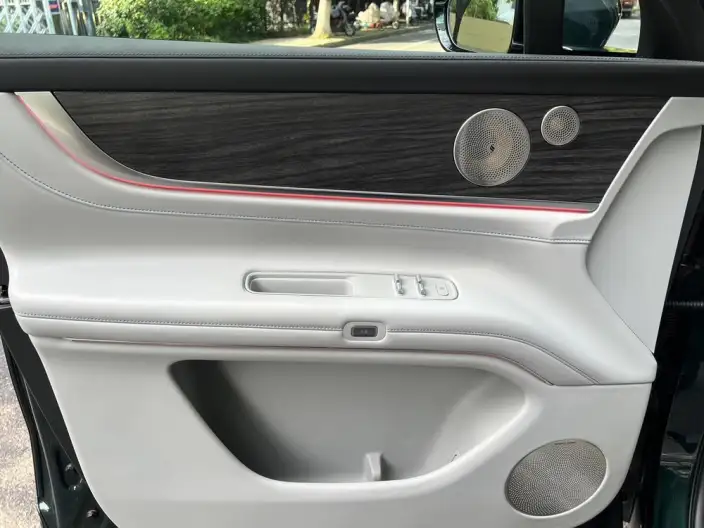 Aito M9 2024 Model Extended Range Ultra VI seat Edition – фото 9