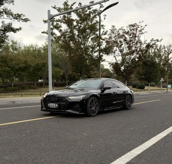 Audi A7 2022 Model 55 TFSI quattro Exclusive Model – фото 1