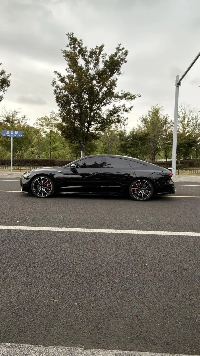 Audi A7 2022 Model 55 TFSI quattro Exclusive Model – фото 3