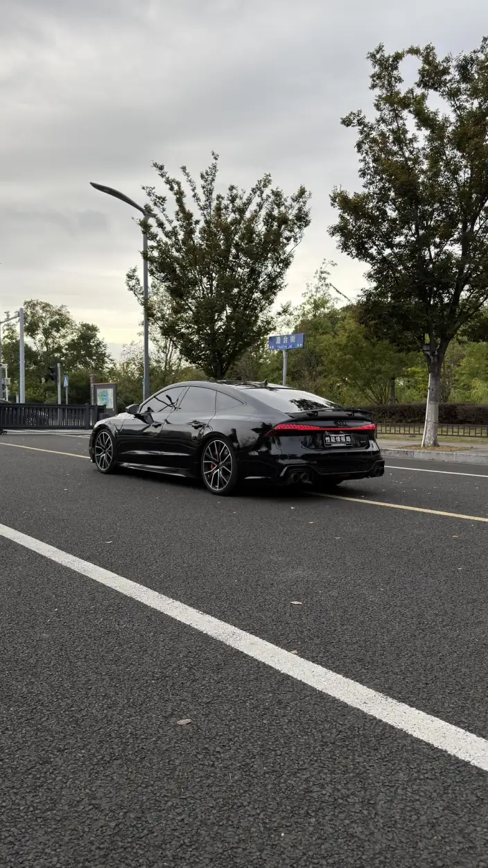 Audi A7 2022 Model 55 TFSI quattro Exclusive Model – фото 6
