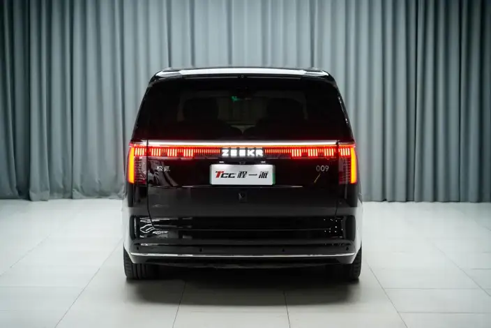 ZEEKR 009 2024 Model VI seat Executive Edition 4WD 108kWh