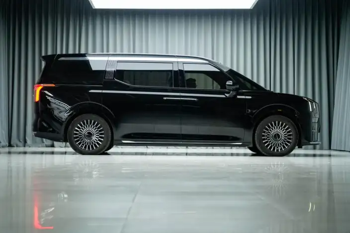 ZEEKR 009 2024 Model VI seat Executive Edition 4WD 108kWh