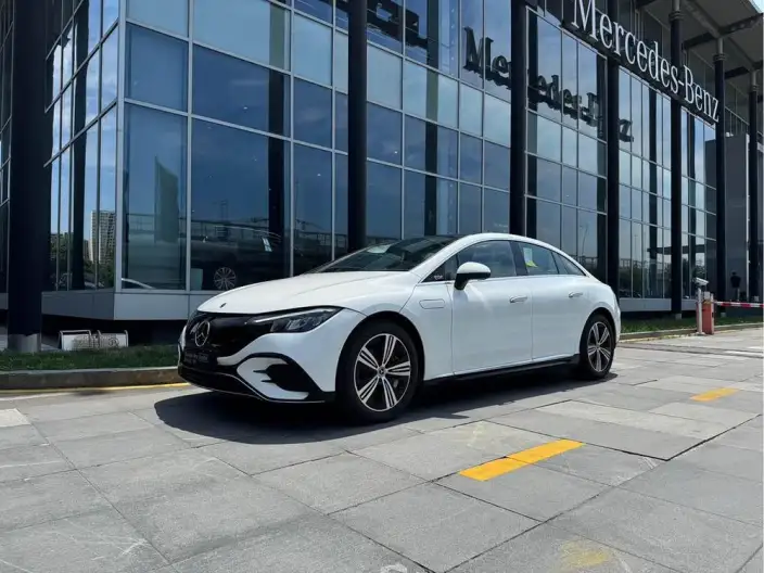 Mercedes-Benz EQE 2025 Model EQE 500 4MATIC Deluxe Edition – фото 1