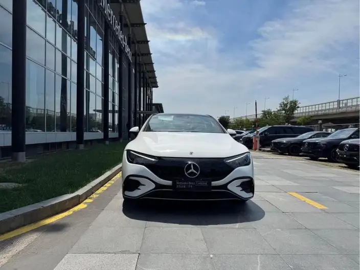 Mercedes-Benz EQE 2025 Model EQE 500 4MATIC Deluxe Edition – фото 2