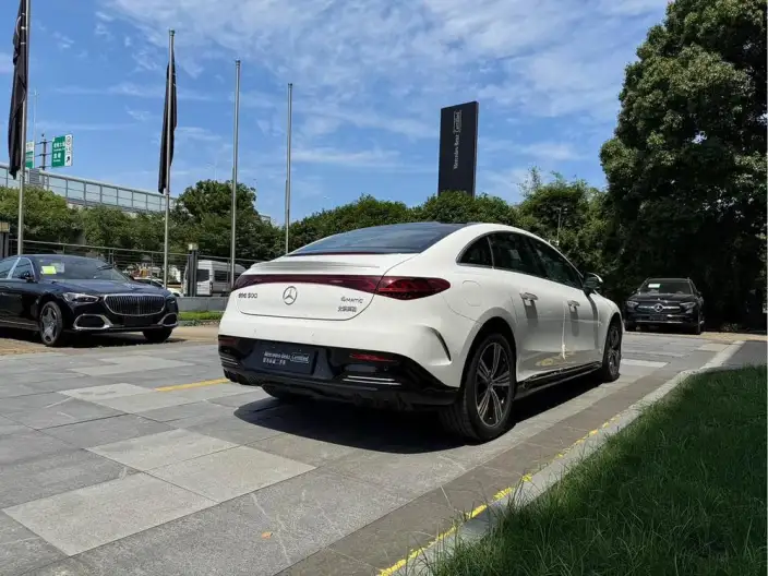 Mercedes-Benz EQE 2025 Model EQE 500 4MATIC Deluxe Edition – фото 4